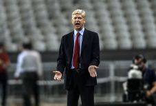 Ditimpuk Botol Wenger...