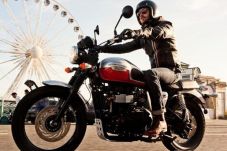 Triumph: Brand Membentuk...