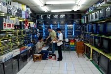 Demo di MK Pengaruhi...