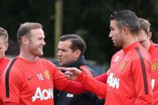 Van Persie Siap Lawan...