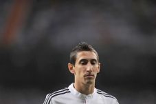 Ancelotti Tendang Di...