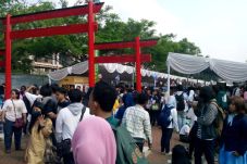 10 Ribu Orang Padati...