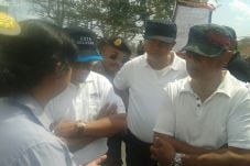 Warga Blokade GWK, Wisatawan...