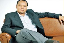 Dari Berdagang Asongan...