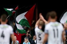 Kibarkan Bendera Palestina,...