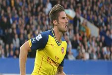 Giroud Dipaksa Menepi...