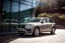 Volvo XC90 Edisi Pertama...