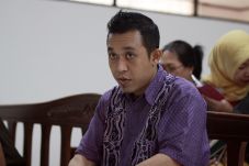 Putus Kasus Office Boy,...