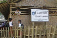 Siswa SDN Cijaralang...