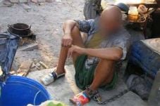 Empat Orang Gila di...