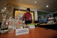Dua Oknum Polisi Selundupkan...