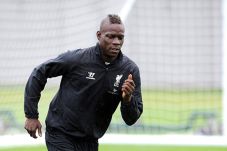 Balotelli Jalani Latihan...