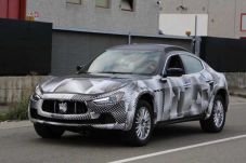 Maserati Mulai Uji Levante...
