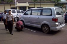 Tiga Kali Beraksi, Pencuri...