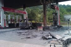 Saat Avanza Terbakar,...