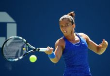 Kalahkan Venus, Errani...
