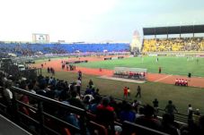 Suporter Persita Demo...