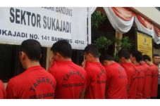 Total Pengeroyok Keluarga...