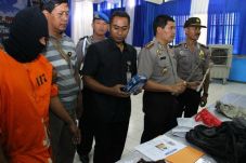 Komplotan Perampok Nasabah...