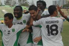 Persebaya Berpesta di...