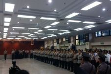 Kapolri Lantik 16 Pati...