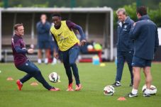 Welbeck Absen Saat Inggris...