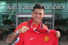 Debut Marco Rojo Terhalang...