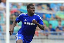 Zouma Menunggu Peluang...