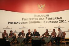 Sejumlah Mega Project...