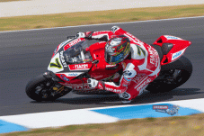 Pembalap Superbike Tuntut...