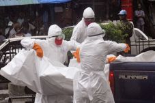 WHO: Ebola Membunuh...
