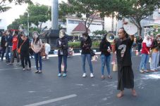 Peringati 10 Tahun Kematian...