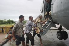 Banjir Dahsyat Landa...