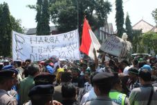 PKL Cirebon Tolak Relokasi