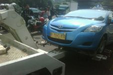 Taksi dan Avanza Juga...