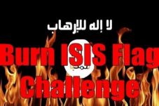 Membakar Bendera ISIS...
