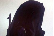 Wanita Muda Anggota...