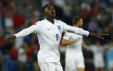 Rooney Senang Welbeck...