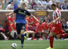 Dzeko: Chelsea Pesaing...