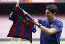 Menanti Debut Suarez...