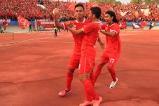 Diwarnai Kericuhan,...