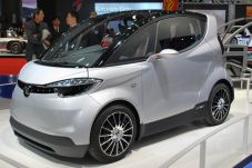 Mobil Yamaha Menunggu...
