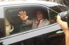 Gubernur Riau Mengaku...