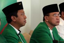 Minus Tokoh Sentral,...