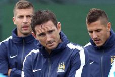 Lampard Jalani Debut...