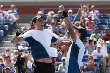 Mike-Bob Bryan Antar...