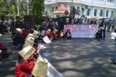 Tolak RUU Pilkada, Mahasiswa...