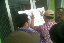 Minta Diangkat PNS,...