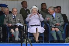 Ratu Elizabeth II: Skotlandia...