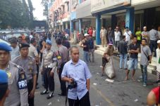 Bentrok di Pasar Tanah...